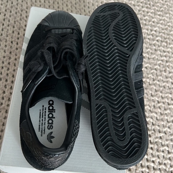 Custom Adidas - Picture 5 of 5